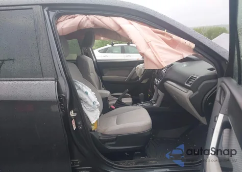 2018 Subaru Forester 2.5I Premium z USA, uszkodzony, nr VIN JF2SJAEC4JH563443